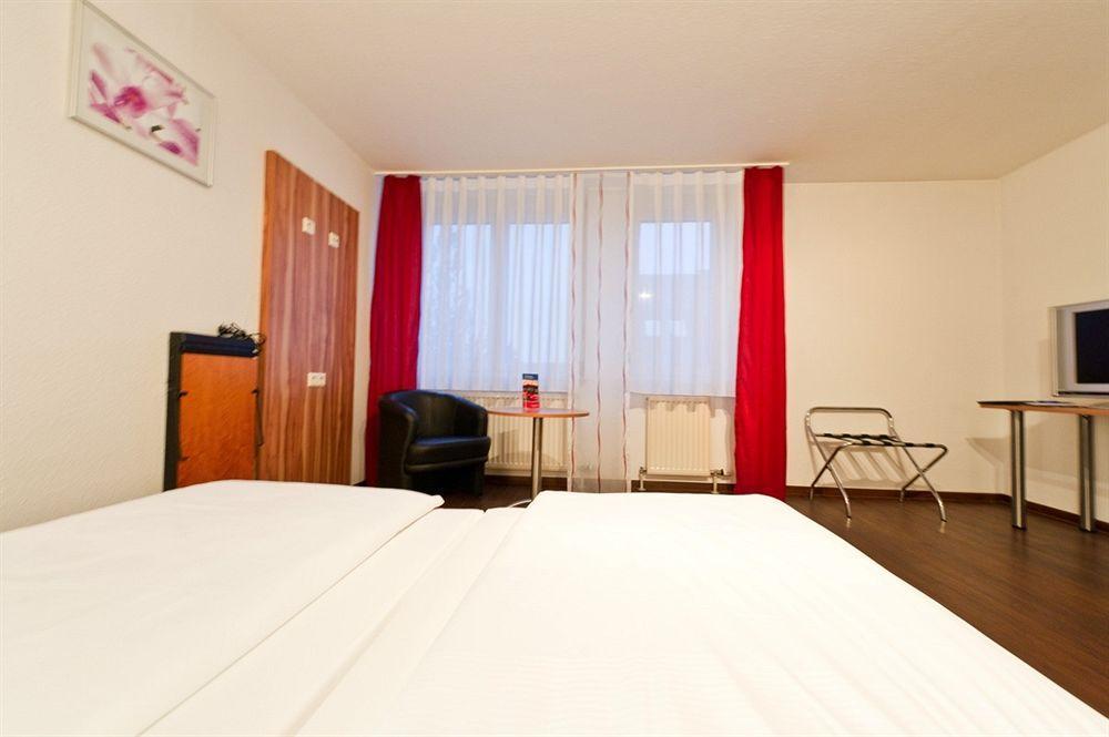Hotel Domino Stuttgart Luaran gambar