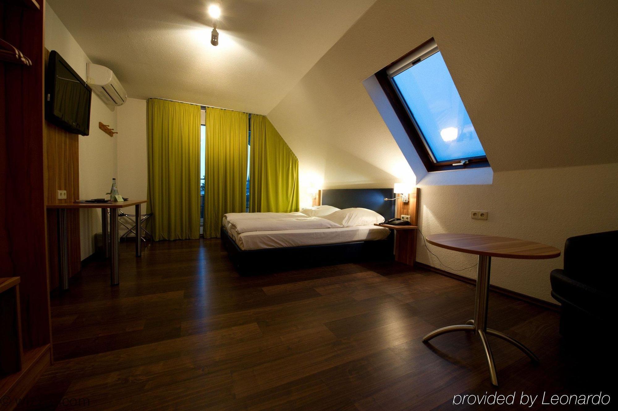 Hotel Domino Stuttgart Luaran gambar