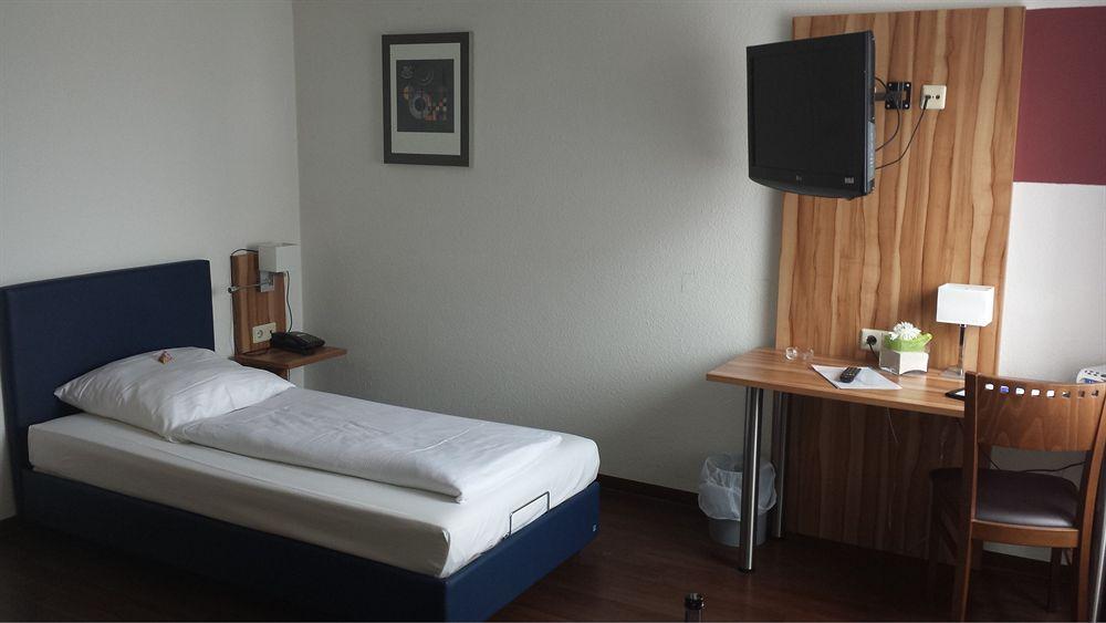 Hotel Domino Stuttgart Luaran gambar