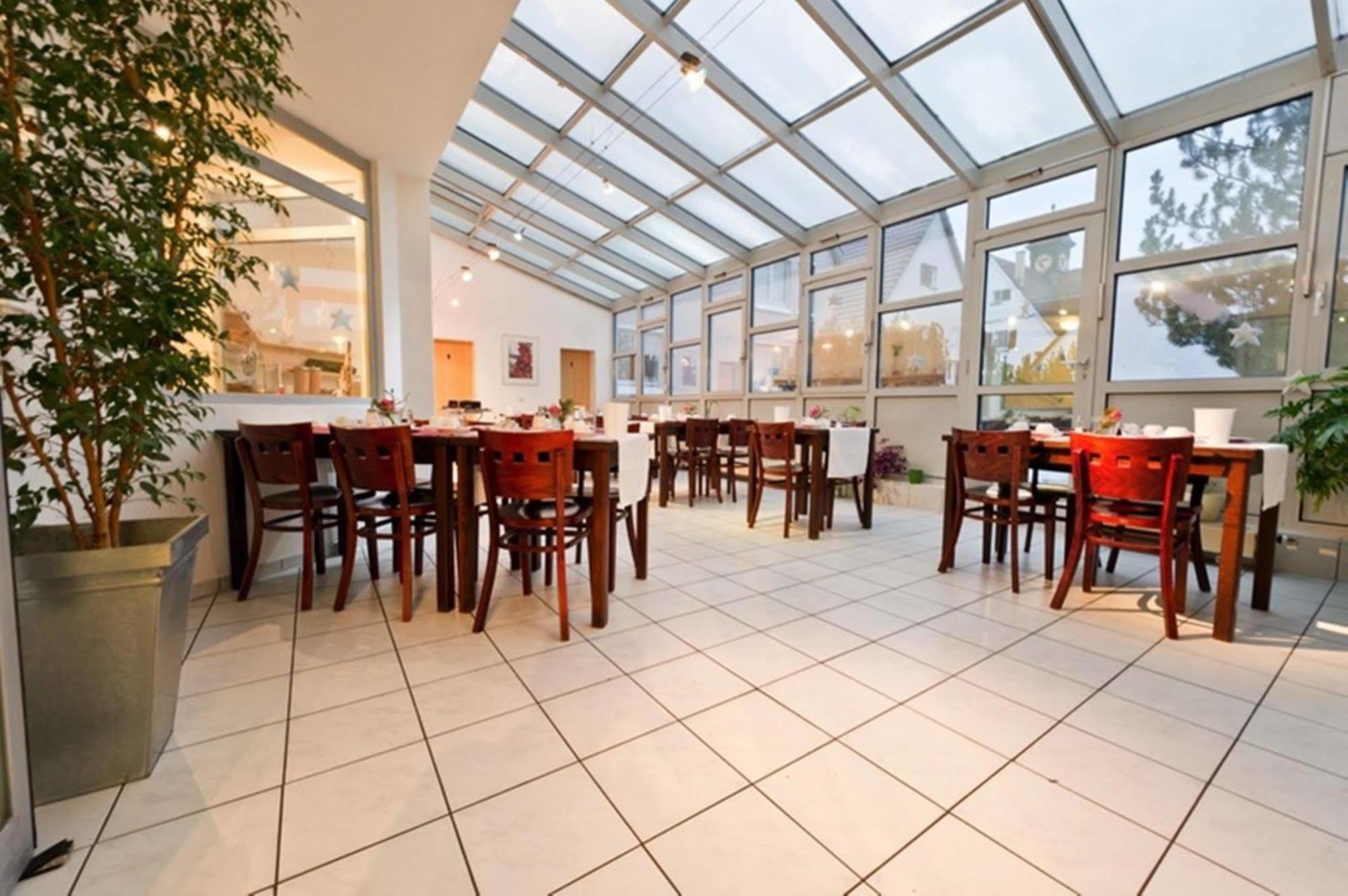 Hotel Domino Stuttgart Luaran gambar