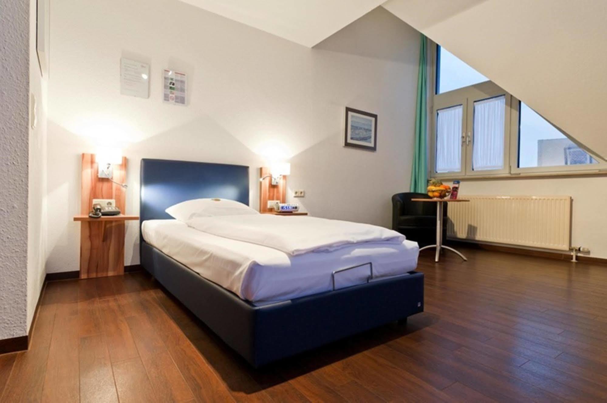 Hotel Domino Stuttgart Luaran gambar