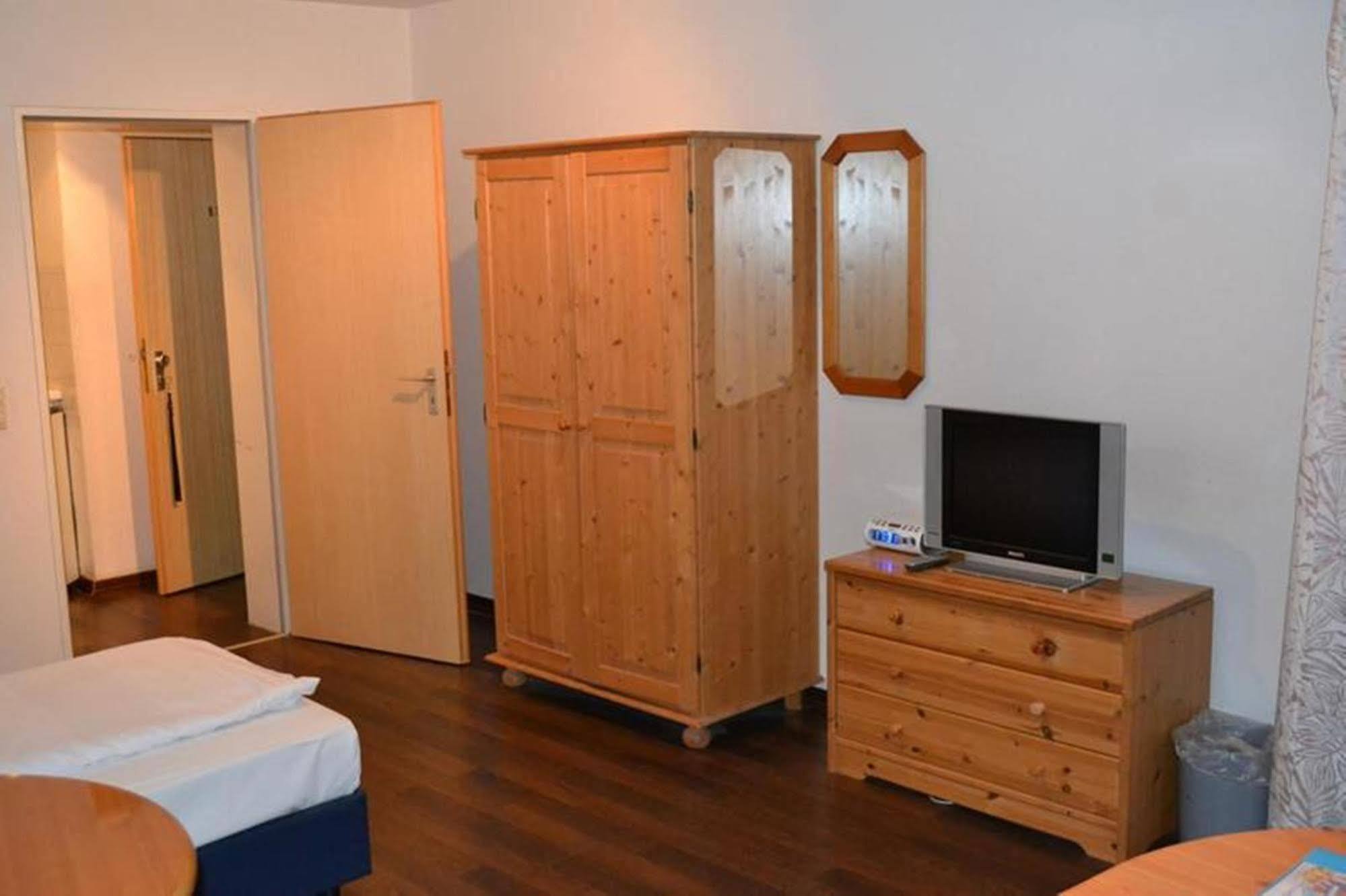 Hotel Domino Stuttgart Luaran gambar